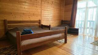 Гостиница Озеро Желаний Каменномостский Четырехместный номер-4